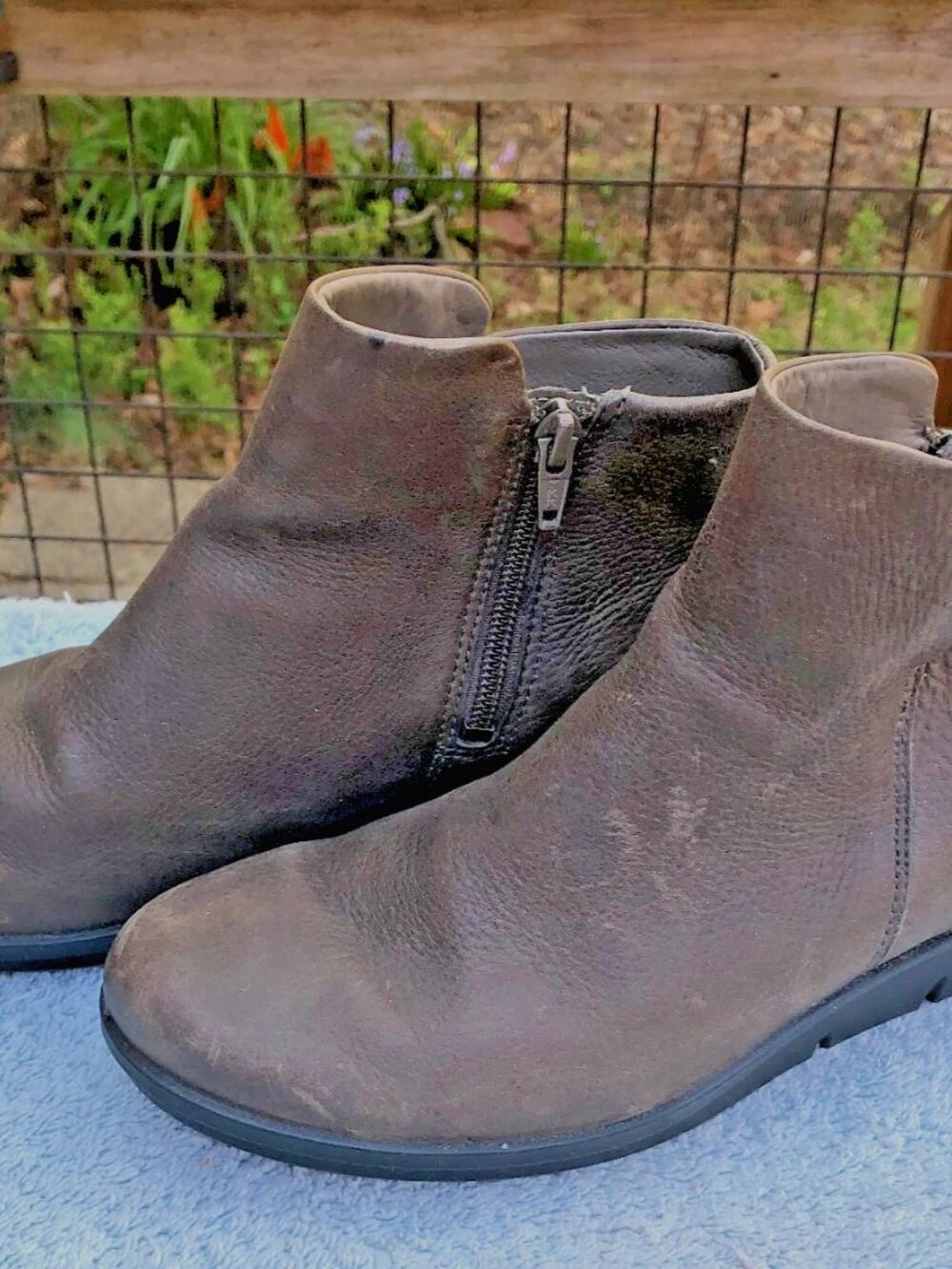 Ecco Ankle Boots Women Size EU 40 US 9-9.5 Gray Leather